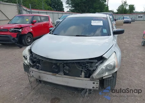 2015 Nissan Altima 2.5 S из США, поврежденный, VIN 1N4AL3AP2FN344164